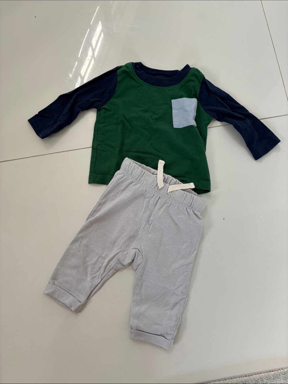 Old Navy Green and Navy Top with White Pocket & Cream Pants Kids Matching Set